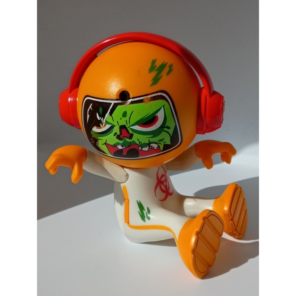B2 Zombie Speaker Toy Figure Electronic Sound Biohazard Orange 2007 Tested Works - Picture 10 of 10